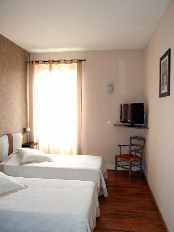 Logis Hotel L'Occitan 2 Etoiles Gaillac Kamer foto
